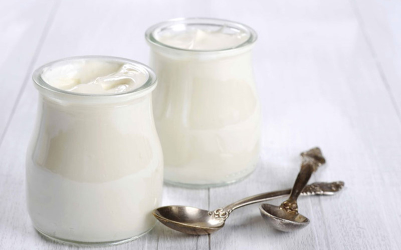 Việc thưởng thức một ly sữa chua mỗi ngày không những giúp cho hệ tiêu hóa của bạn hoạt động tốt hơn