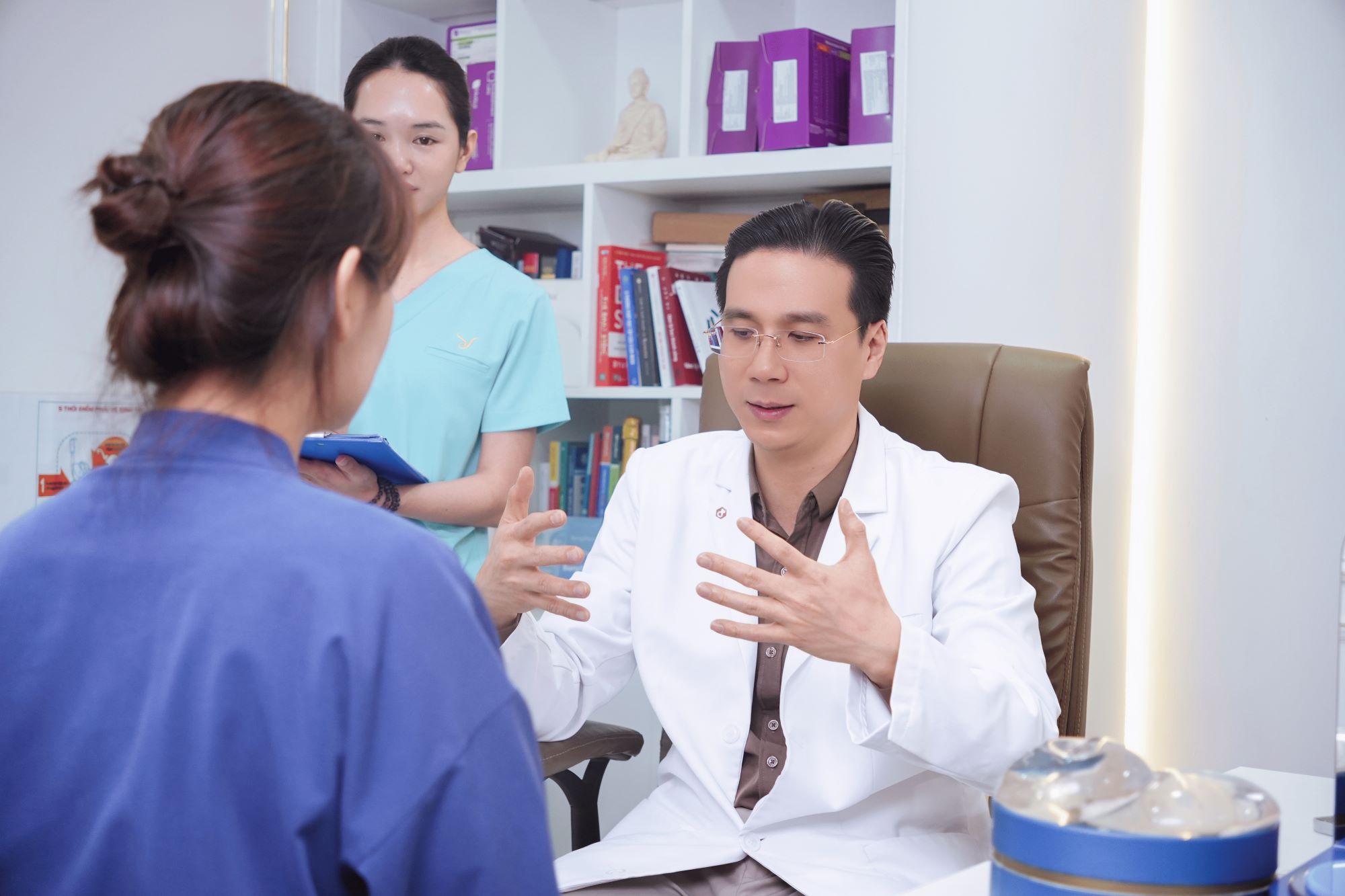 Bác Sĩ Lê Hoàng Vinh – Gần 20 Năm Cống Hiến Ngành Phẫu Thuật Thẩm Mỹ